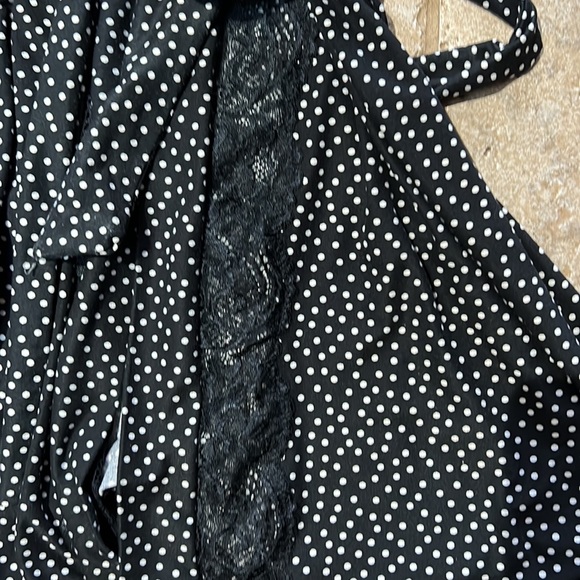 Beautiful Ladies In Bloom Robe - Picture 5 of 5